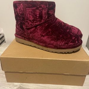 Uggs Maroon Crushed Velvet Women’s 9